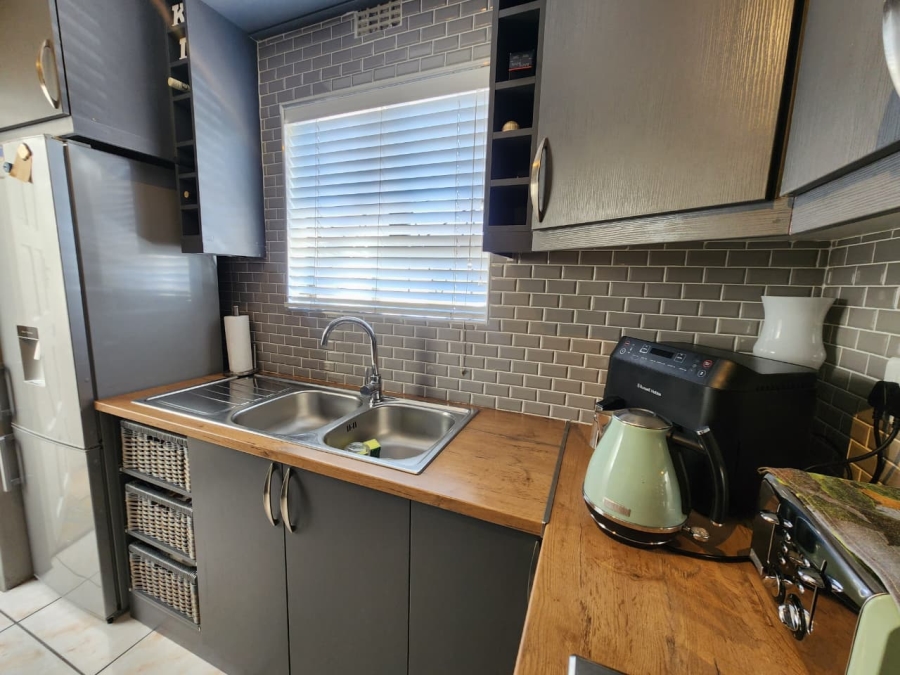 To Let 2 Bedroom Property for Rent in Belhar Western Cape